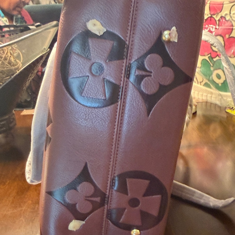 Elegant Plum Tote Bag with Black Accents - Picture 8 of 16
